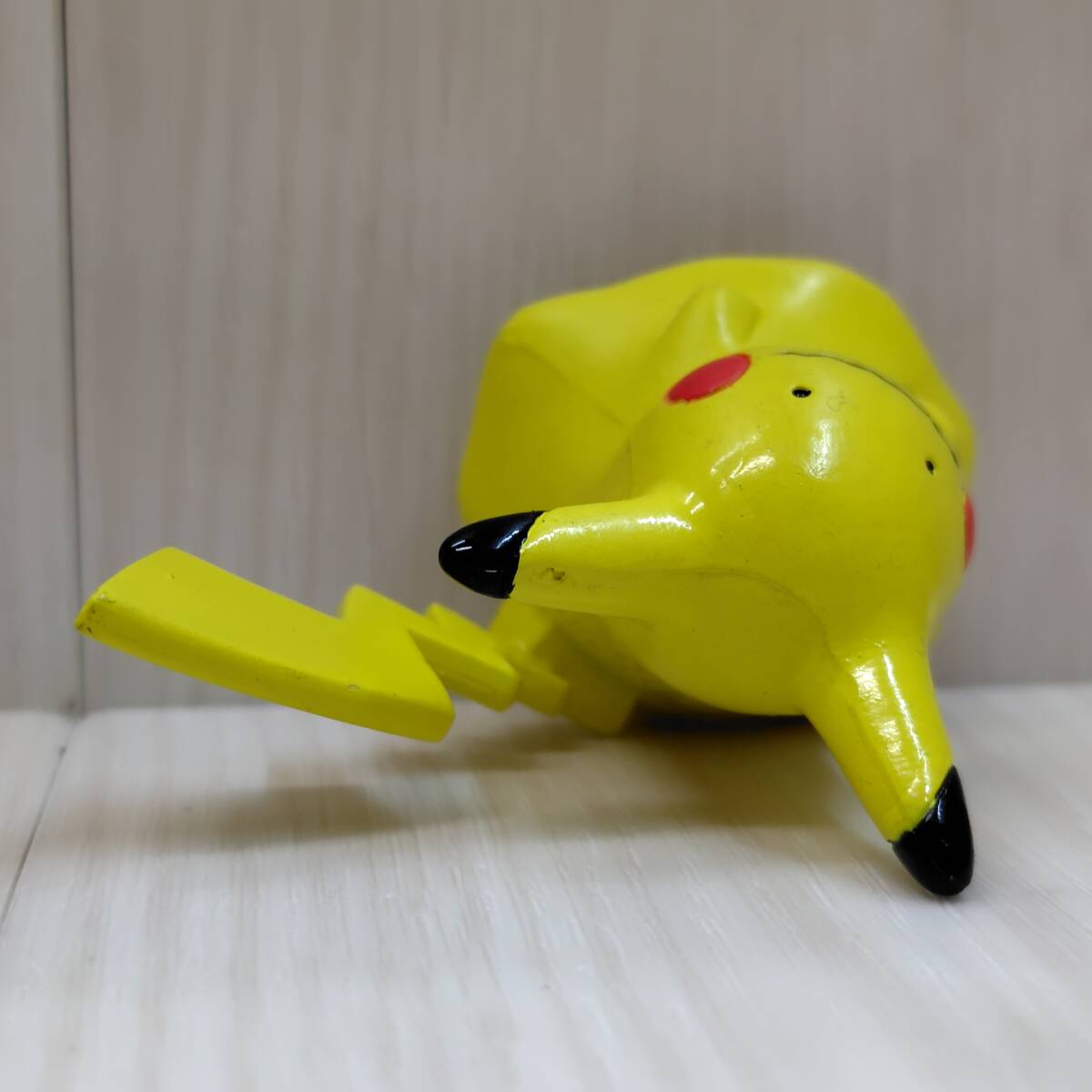 送料無料 希少 レア ポケモン モンコレ ピカチュウにへんしんした