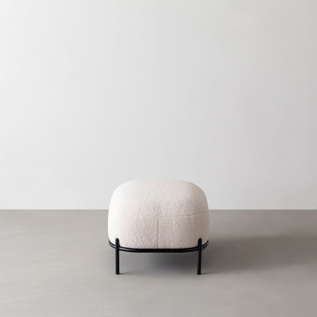 Fluffy - Cushion ブークレ生地の オットマン – KANADEMONO