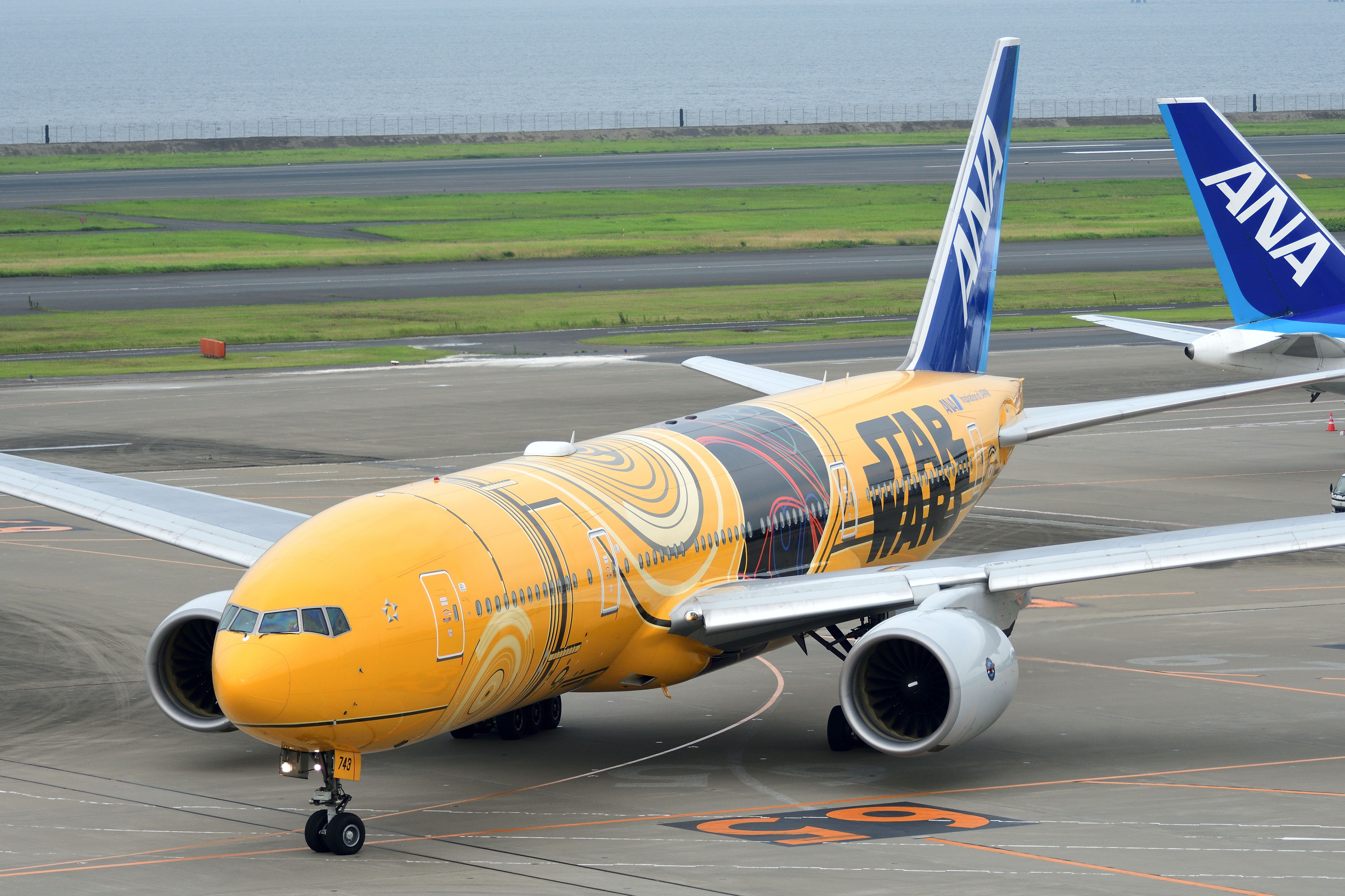 ANA Shares Summer Schedule For Its Star Wars-Themed Boeing Aircraft